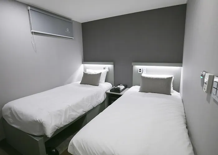 Philstay Myeongdong Station - ホテル ソウル特別市