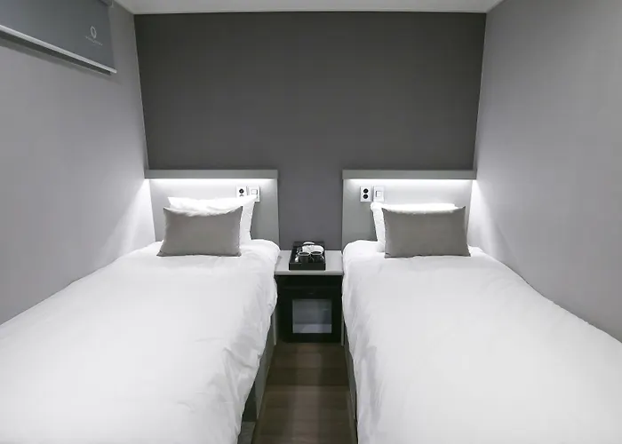 ホテル Philstay Myeongdong Station - 2*
