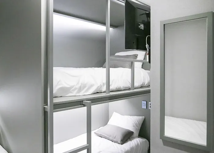 Philstay Myeongdong Station - ホテル 2*