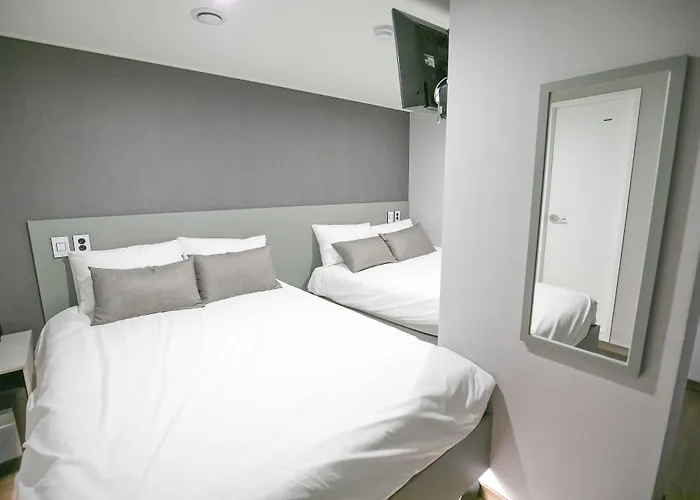 ホテル Philstay Myeongdong Station - 2*