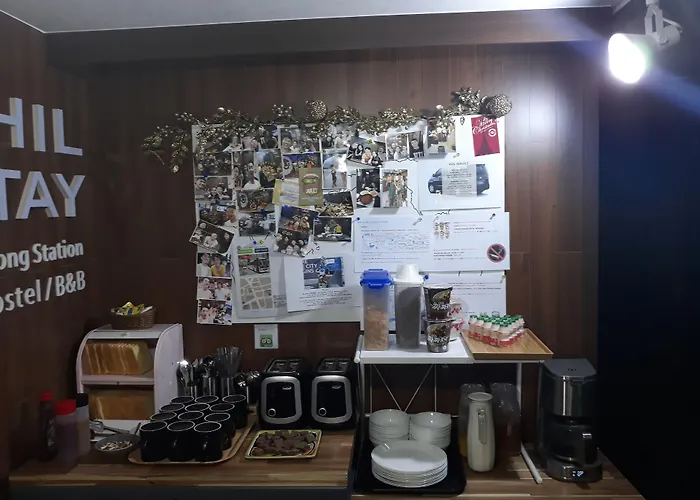 Philstay Myeongdong Station - ホテル 2*